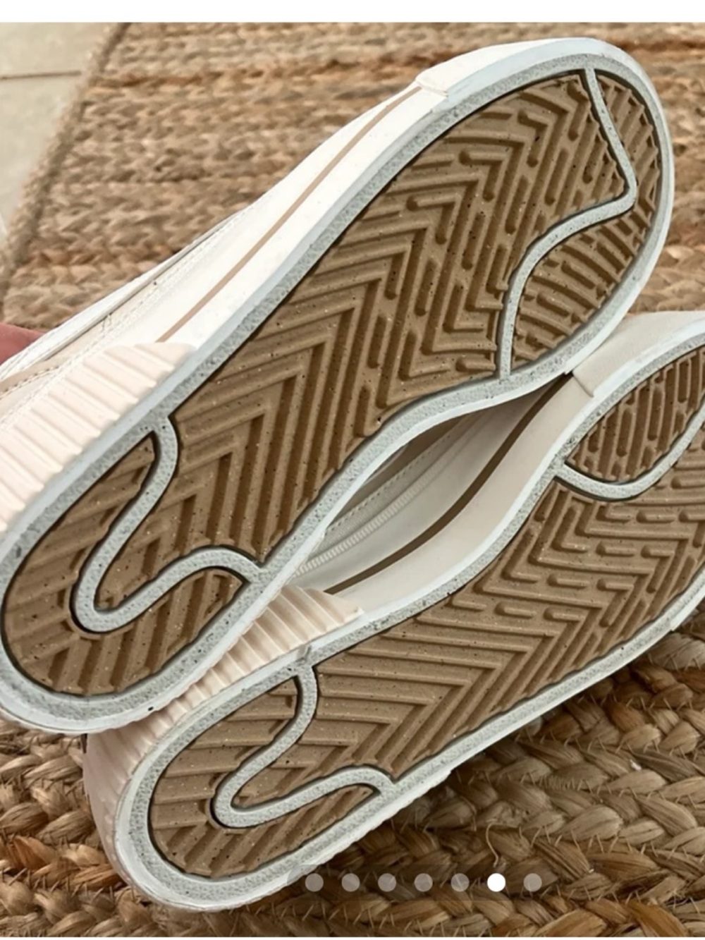 Nike Women’s Legacy Sneakers NWOT - Picture 6 of 7